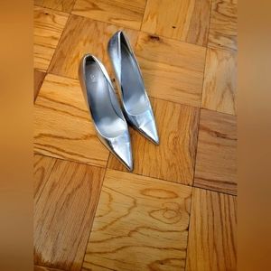 Bakers Silver Pumps US size 9